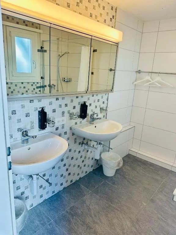 Double Room with Shared Bathroom image 2