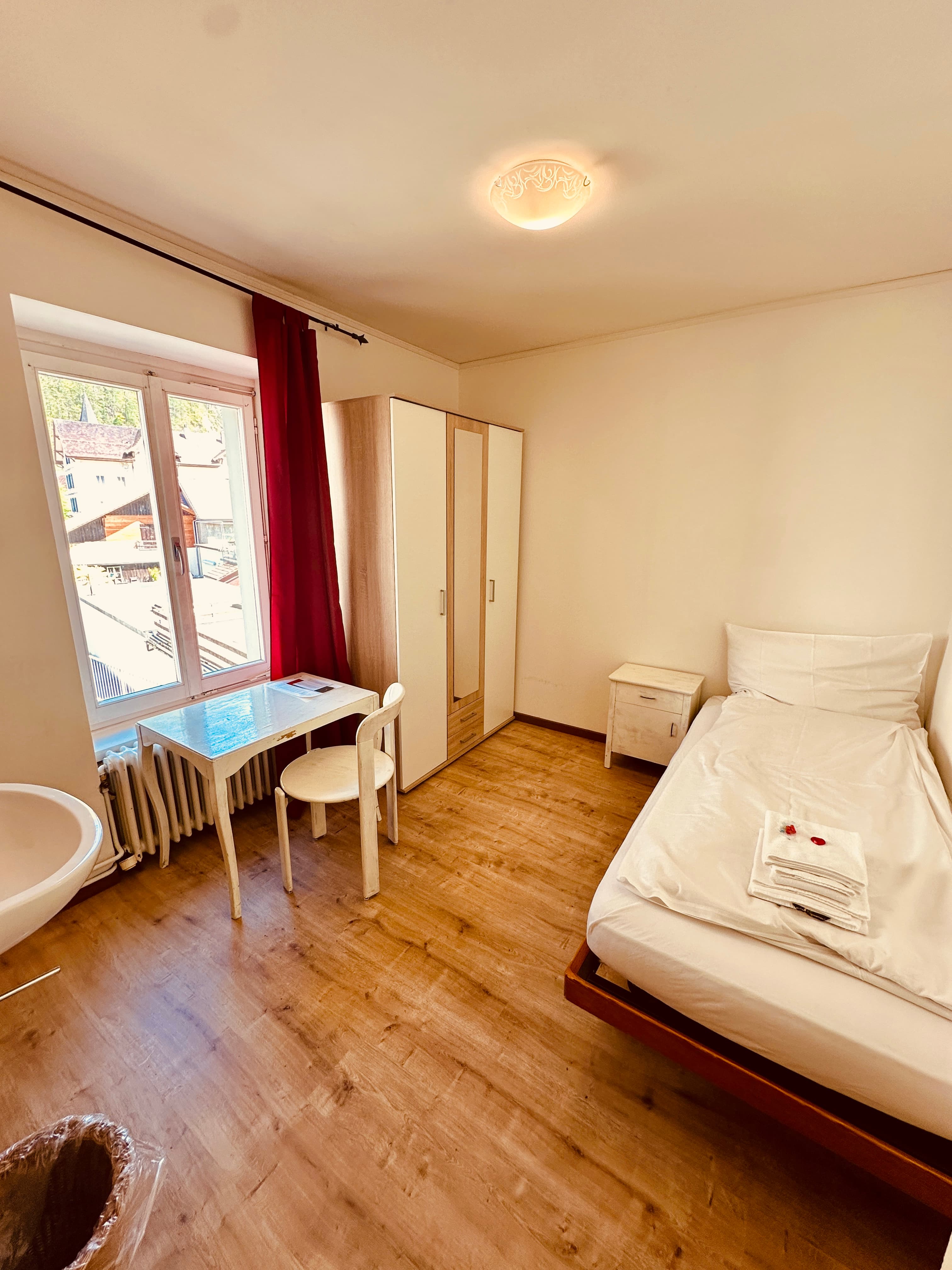 Single Room with Shared Bathroom image 2